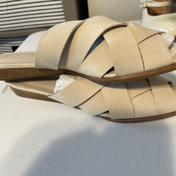 NEW Bird of Flight Slip Ons Shoes Womens Size 8B Tan Suede Feel Wood Heel - Picture 2 of 9